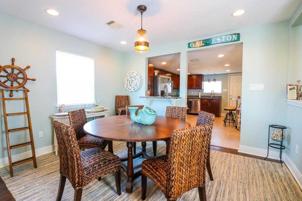 Perfect Location Spacious Yard Coffee Bar At This Lovely Beach Home 加尔维斯敦 外观 照片